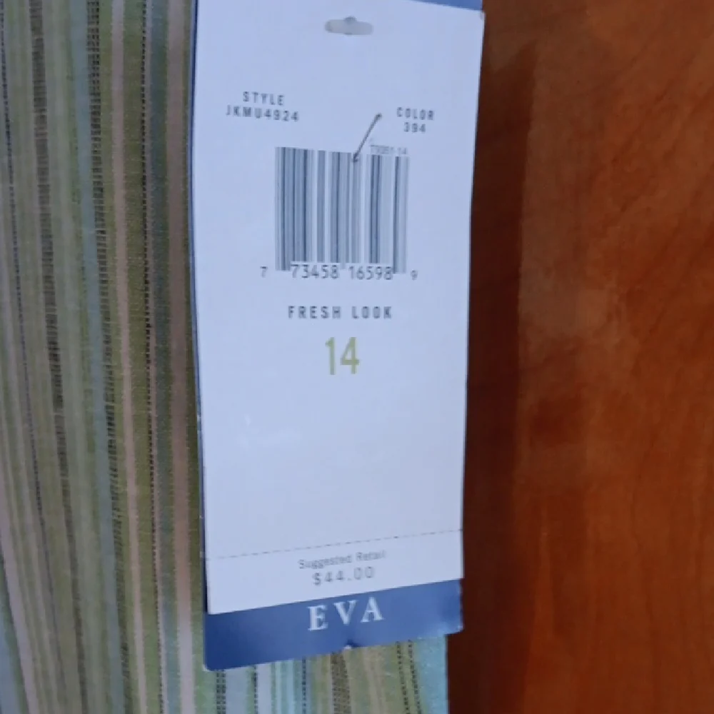 Chic Green Jumpsuit Dress for Effortless Style - Picture 2 of 4